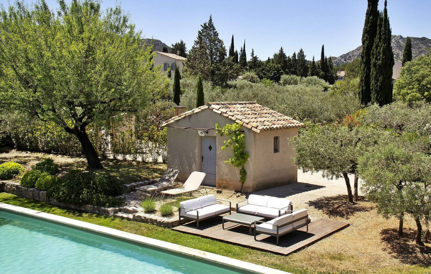 Escapade à Eygalières : Appartement spacieux avec piscine et parking in Eygalières, Région d'Arles
