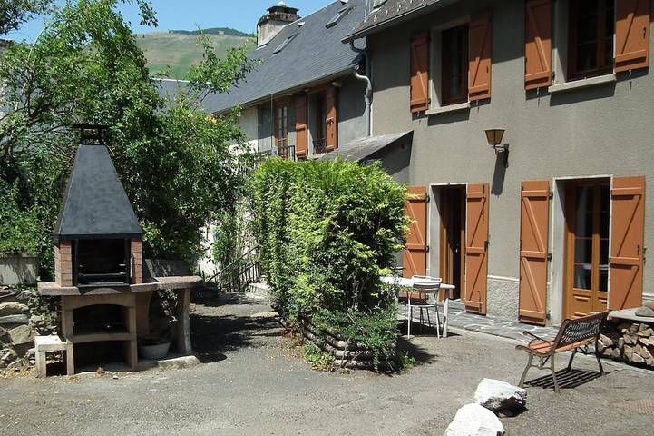 Location de vacances pour 12 personnes, animaux acceptés à Campan