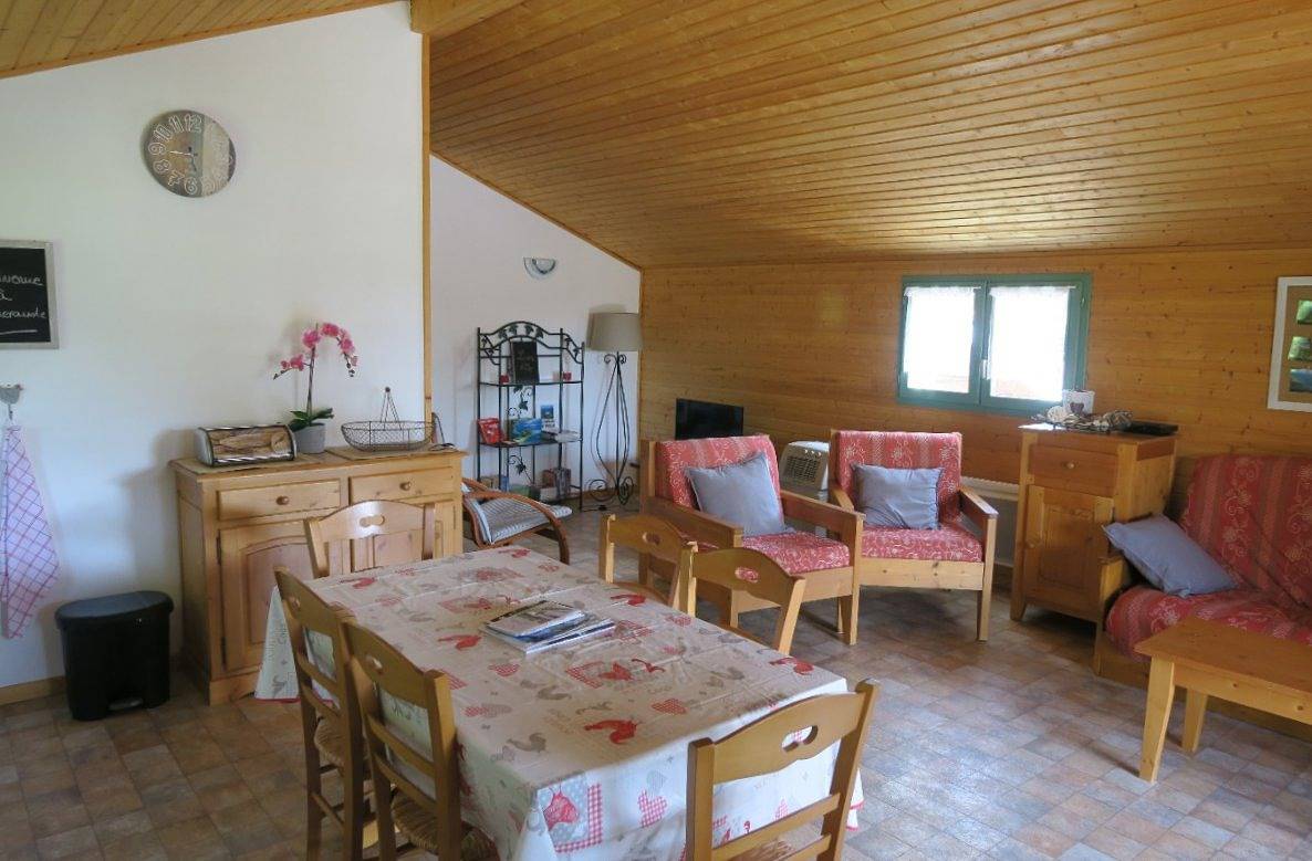 Chalet l'Emeraude, Pays des Lacs 5 Pers in Pont-de-Poitte, Jura