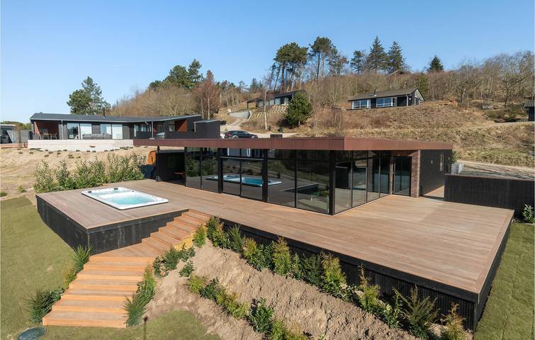 Ferienhaus für 12 Personen mit Terrasse in Knebel, Süddjursland