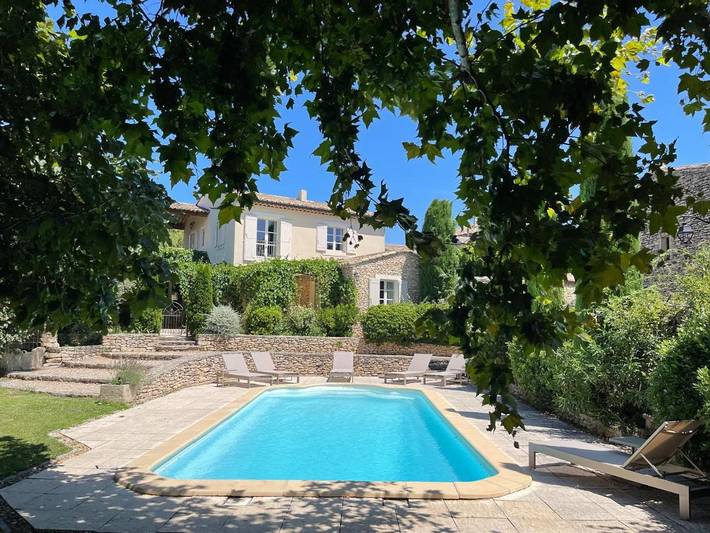 Location de vacances pour 6 personnes, avec piscine ainsi que jardin et vue à Cabrières-d'Avignon