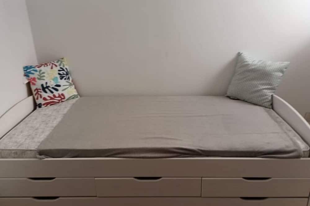Maison de 2 Chambres Pour 4 Personnes in Mèze, Mediterranean Coast (France)