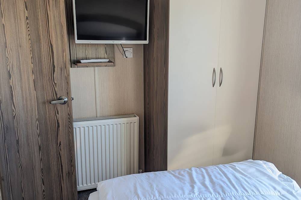 Caravan at Littlesea Holiday park, Weymouth - sleeps 8 in Weymouth, Dorset