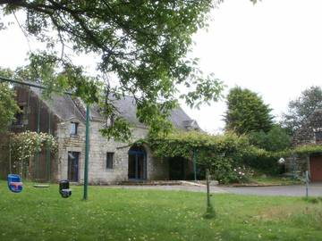 Gîte pour 8 personnes, avec terrasse et jardin à Bieuzy