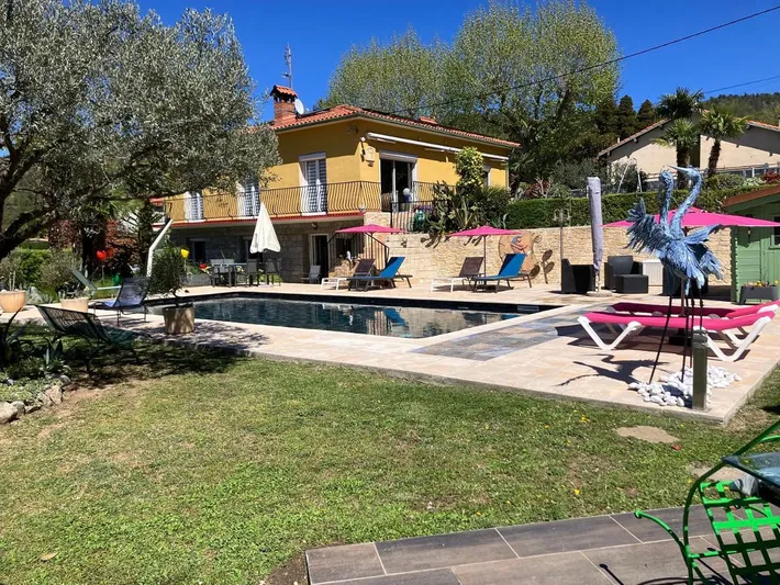 Casa de vacaciones para 3 personas, con jardín además de vistas y piscina, Se admiten mascotas - 1