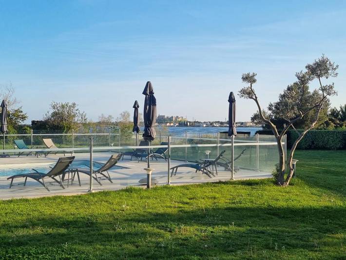 Hôtel pour 4 personnes, avec vue ainsi que jardin et piscine, animaux acceptés à Fos-sur-Mer - 3