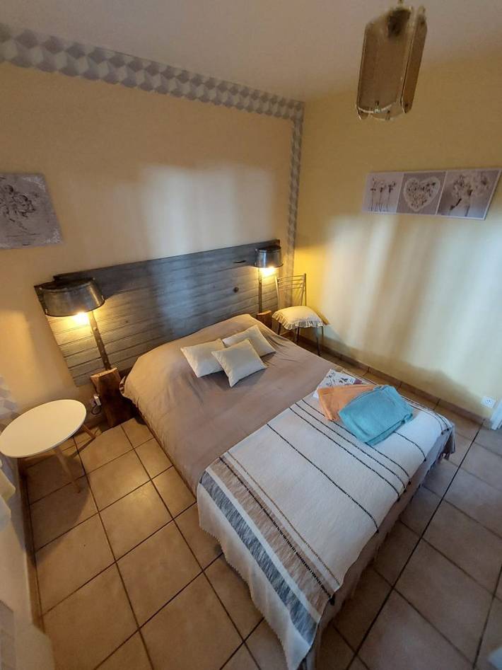 Gîte pour 5 personnes, avec jardin ainsi que piscine et terrasse à Saint-Avit-Sénieur - 4