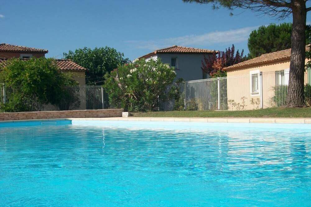 Villa sur golf de la Valdaine : calme, verdure, piscine, soleil. in Montboucher-sur-Jabron, Région de nyons