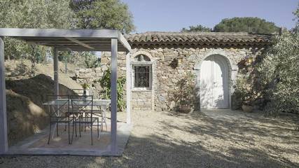 Maison d’hôte pour 2 personnes, avec vue et jardin à Cogolin