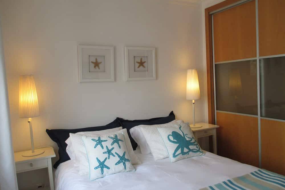 Ganze Wohnung, Charmant, direkt am Strand mit großem Sonnendach und Blick auf den Strand in Zambujeira do Mar, Costa Alentejana