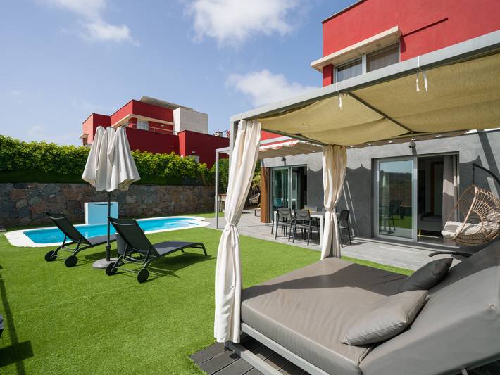 Bali Sky Villa with Private Pool in Salobre, San Bartolomé de Tirajana