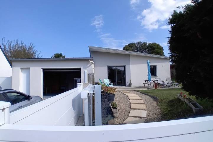 Maison de vacances pour 4 personnes, avec terrasse et jardin dans Plage de Morgat