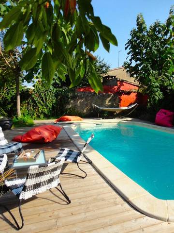 Gîte pour 4 personnes, avec terrasse et piscine, animaux acceptés à Saint-Macaire