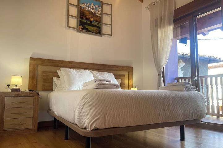 Charming rural house Casa Zalo for 2-4 people in Mestas de Con in Cangas de Onís, Asturias Province