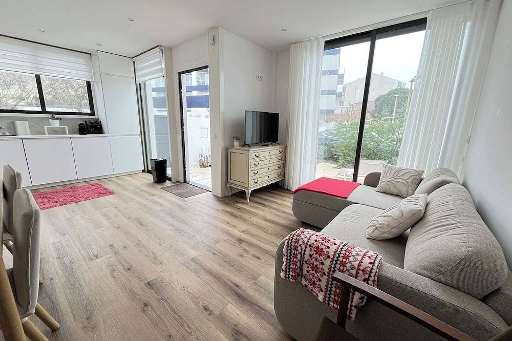 Entire apartment, Espinho Beach House by Trip2Portugal in Espinho, Aveiro District