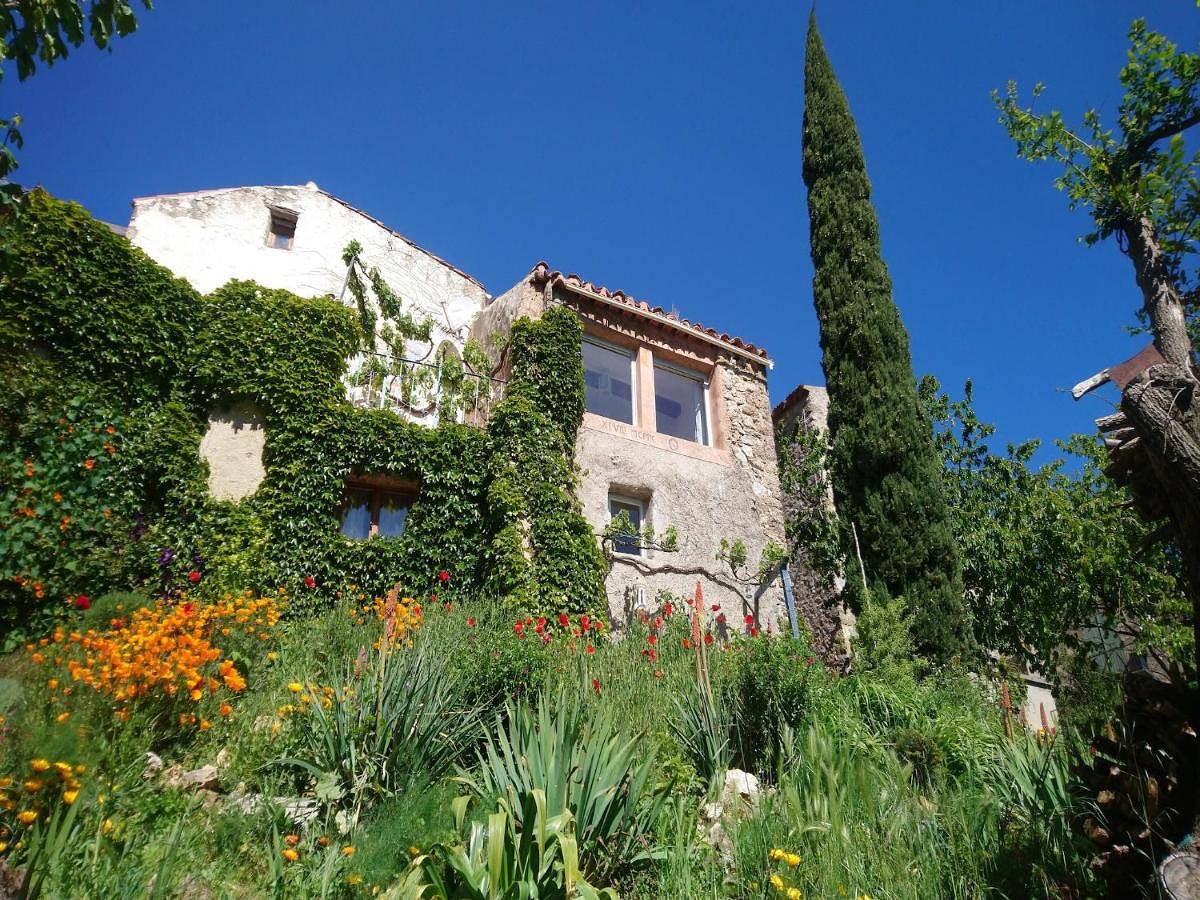 Villa in Pyrenees with Stunning Mountain Views in Fenouillet, Parc naturel régional Corbières-Fenouillèdes