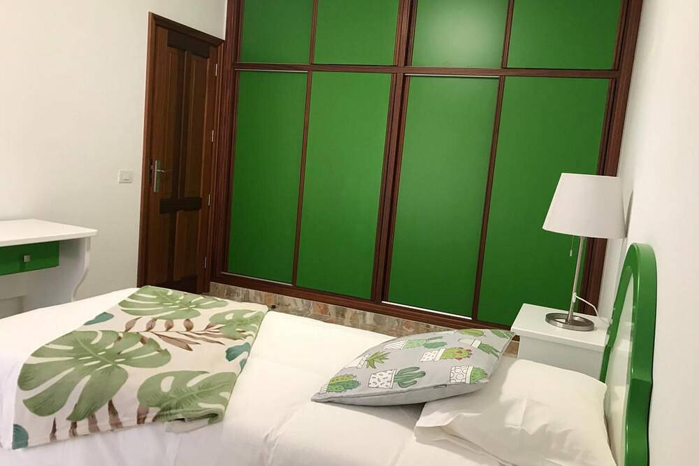 Apartamento entero, Apartamento 'Lujan 6f Entre Sueños Y Realidad' con vistas al mar, Wi-Fi y aire acondicionado in San Juan de Puntallana, La Palma Norte