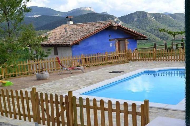 Casa de vacaciones para 4 personas, con jardín y piscina en Peñarroya de Tastavins