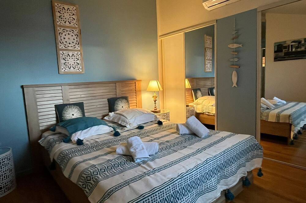 Villa bord de mer avec piscine et vue exceptionnelle sur lac et montagne in Port Leucate, Leucate