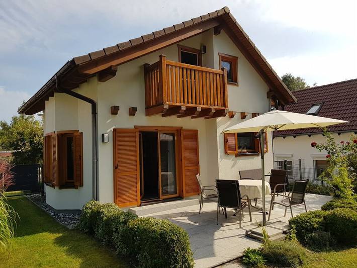 Ferienhaus für 4 Personen, mit Terrasse und Garten in Staphel