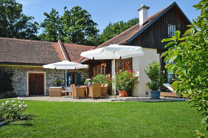 Ferienhaus für 6 Personen, mit Terrasse und Garten sowie Pool und Sauna in der Oststeiermark