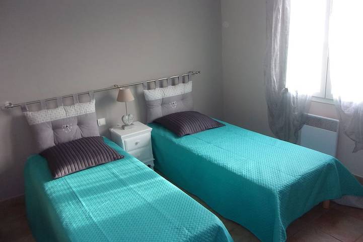 Location de vacances pour 4 personnes, avec terrasse et jardin à Maubec - 3