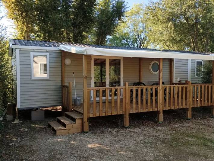 Mobil home pour 6 personnes, avec terrasse et piscine, animaux acceptés dans Sandrans