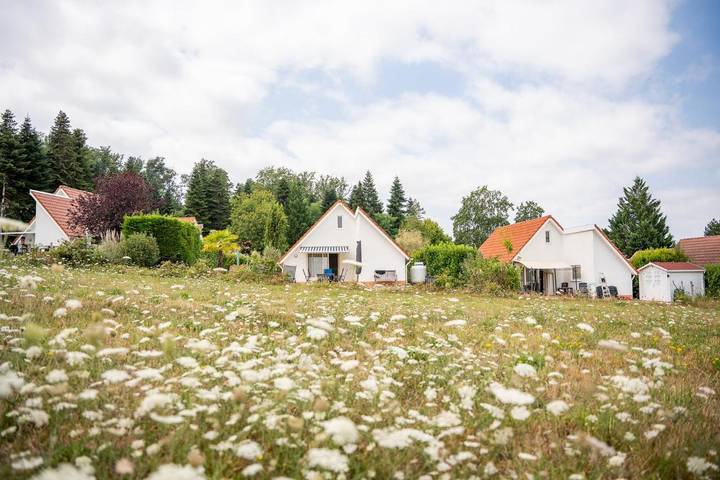 Location de vacances pour 6 personnes, avec terrasse et piscine ainsi que vue et jardin à Daumazan-sur-Arize - 4