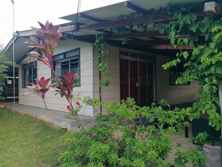 Gîte pour 4 personnes, avec vue et bassin pour enfant ainsi que piscine et jardin, adapté aux familles dans Tubuai - 2