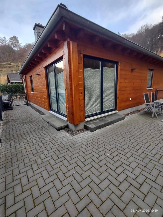Ferienhaus für 4 Personen, mit Terrasse und Sauna sowie Ausblick in Rieden (Eifel)
