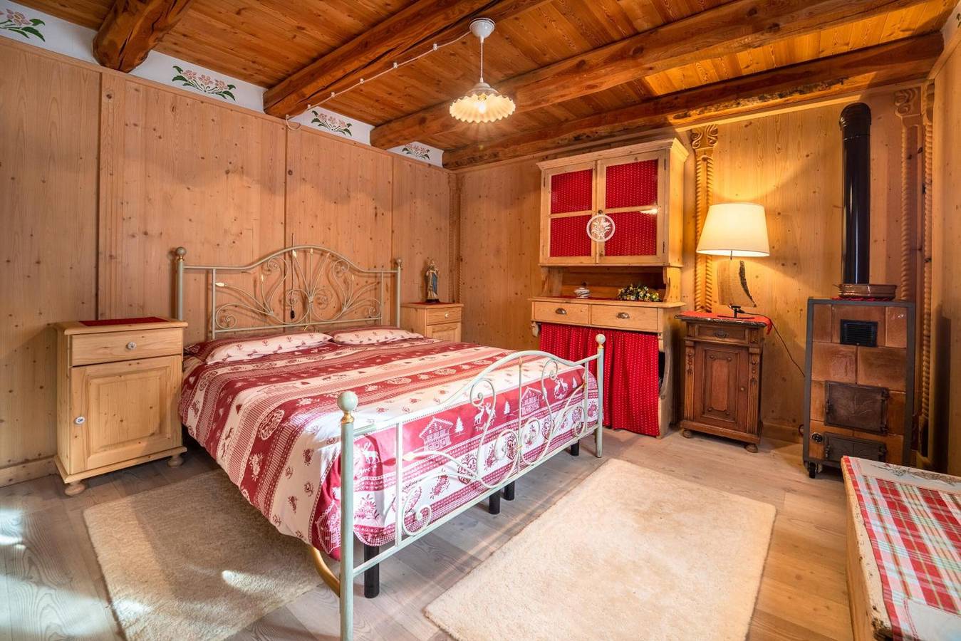 Chalet 'Baita Mas Sternai Nel Parco' mit Bergblick, privatem Garten und Wlan in Rabbi, Nationalpark Stilfser Joch