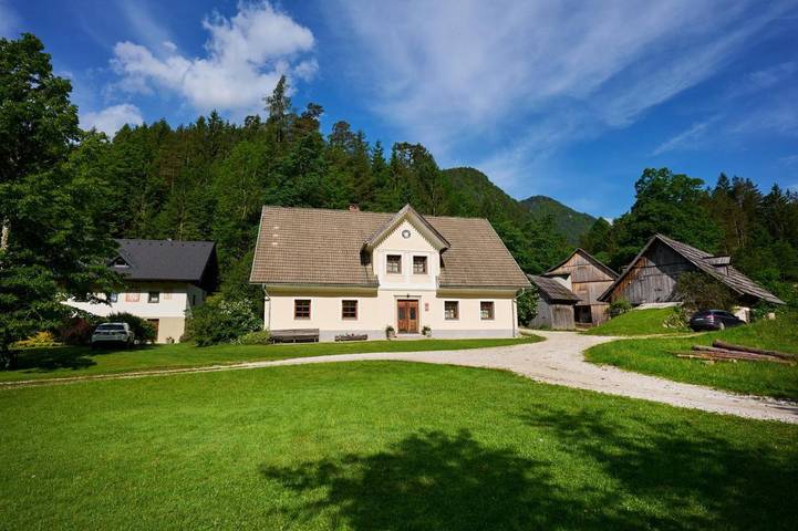 Location de vacances pour 3 personnes, avec vue et jardin, animaux acceptés à Solčava - 3
