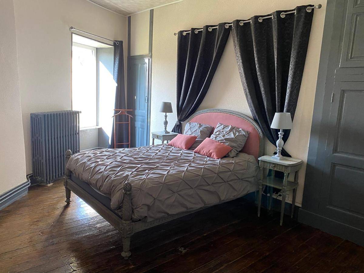 Appartement entier, Two-Bedroom Apartment in Le Cendre, Région de Clermont-Ferrand