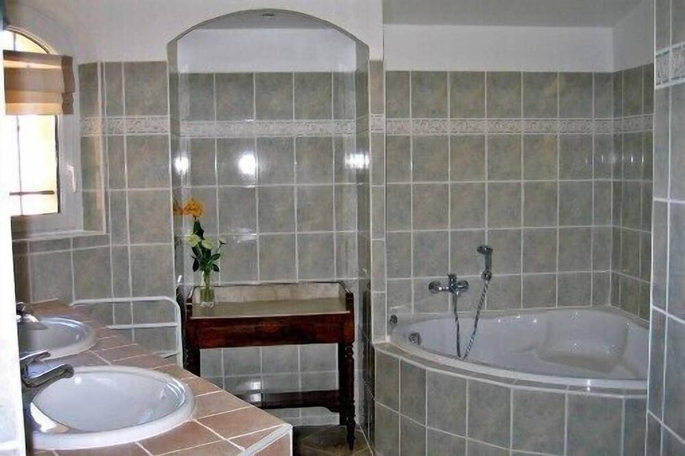 Moderne Familienhaus, mit großer Komfort in der Mitte des Provence in Sablet, Vaucluse