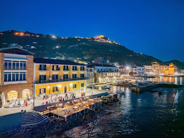 Hotel für 4 Personen, mit Terrasse, mit Haustier in Santa Maria di Castellabate