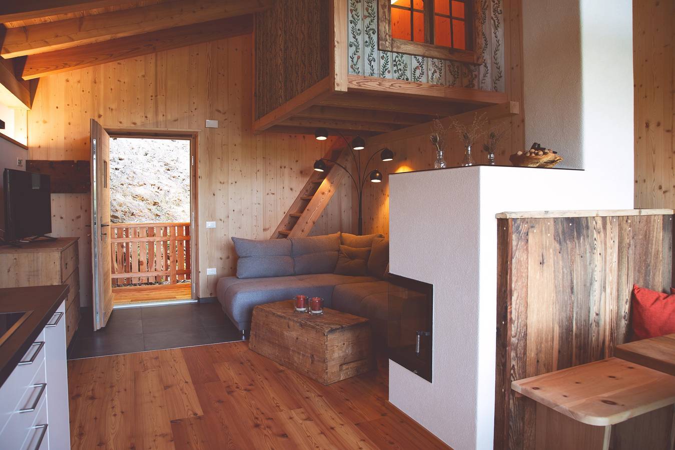 Ganze Wohnung, Ferienwohnung 'Die Jocherin' mit Bergblick, privater Terrasse und Gemeinschaftsgarten in St. Pankraz, Ortleralpen