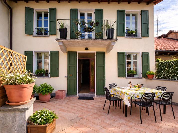 Ferienhaus für 4 Personen, mit Balkon und Terrasse sowie Garten in Brezzo di Bedero