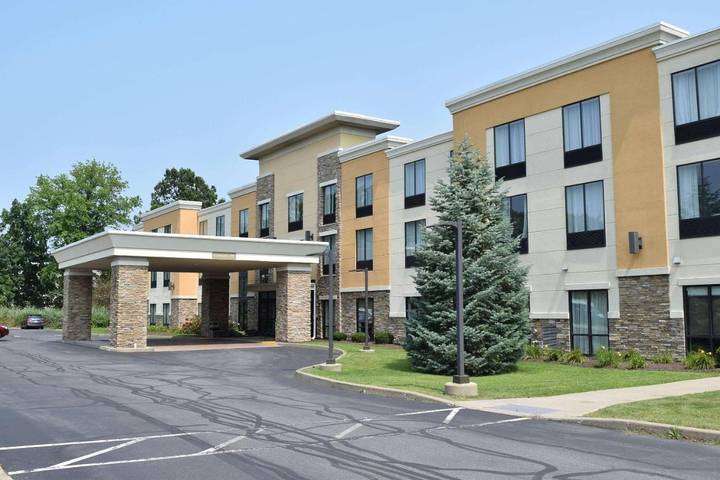 Hotel para 3 personas, con piscina - 1