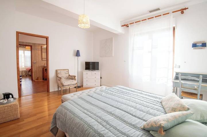 Location de vacances pour 15 personnes, avec jardin à Saint-Cyr-sur-Loire - 4