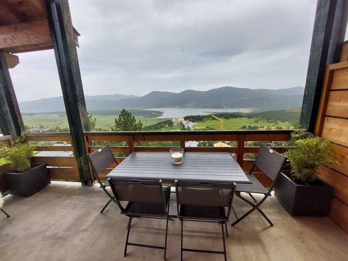 Vakantiewoning voor 4 personen, met Balkon en Uitzicht op het meer in de Franse Pyreneeën