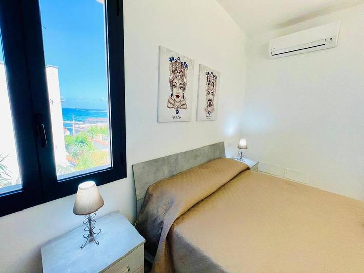 Ferienwohnung für 7 Personen, mit Terrasse und Ausblick in Terrasini - 3