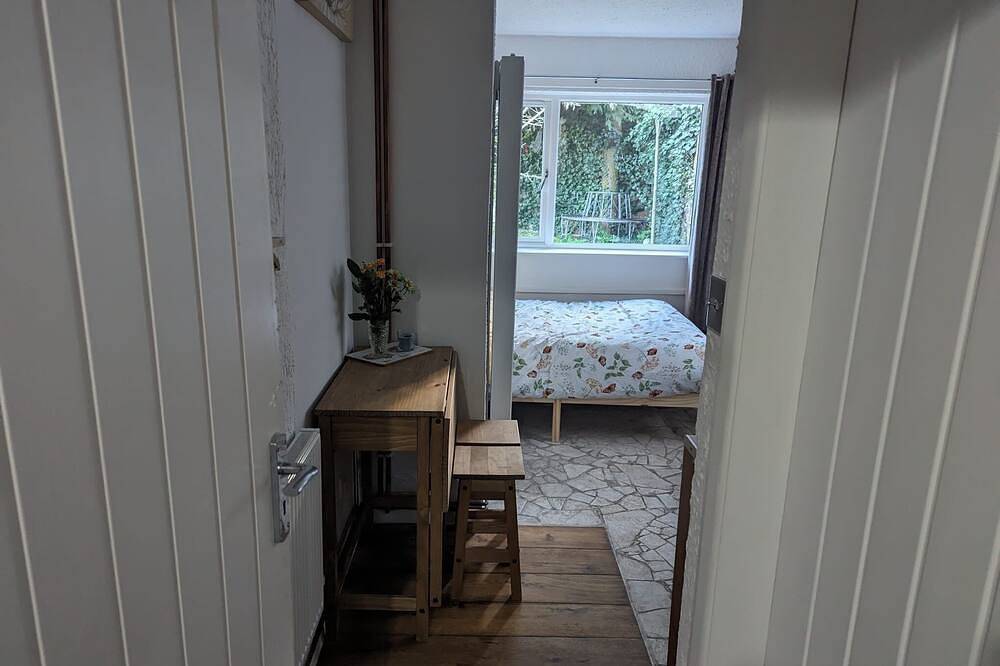 Leaf Retreat - A Rest in Nature. Pet-friendly! in Louth, Lincolnshire