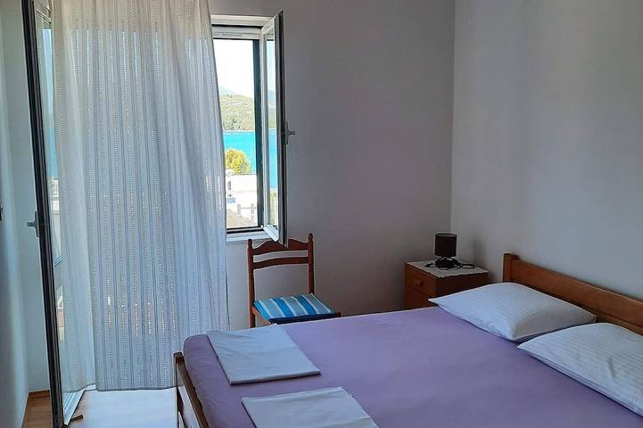 Ganze Wohnung, 2-Zimmer-Ferienwohnung am Strand Luka Dubrava, Peljesac in Dubrovnik-Neretva