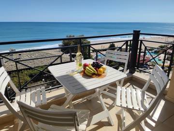 Ferienwohnung für 6 Personen, mit Pool und Ausblick sowie Terrasse, mit Haustier am Goldstrand