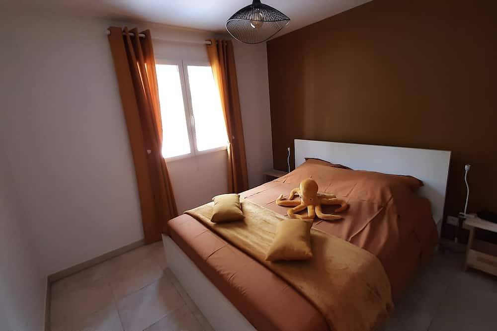 Maison dans les Cévennes pour 6 à 8 personnes, piscine et terrasse panoramique in Sainte-Cécile-d'Andorge, Parc national des Cévennes
