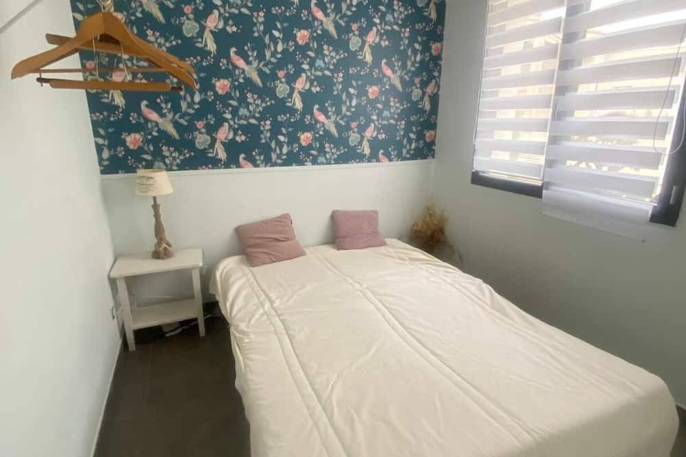 Villa with heated pool, 8 per, 4 bdrms in Roujan, Region de Béziers