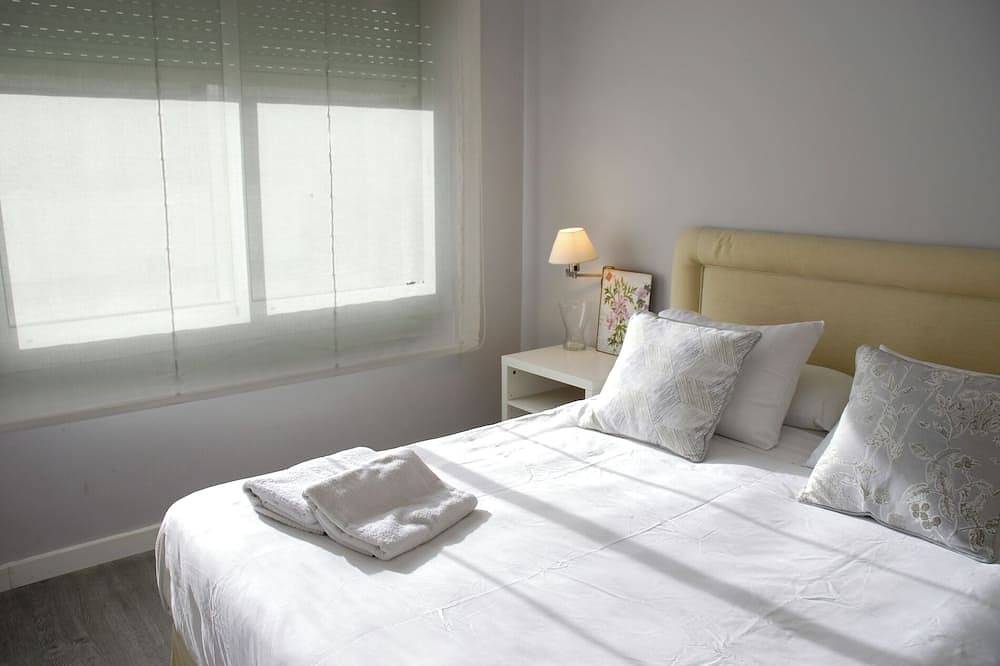 Geheel appartement, Decemberaanbieding - bekijk de prijs !!! in La Salut, Barcelona