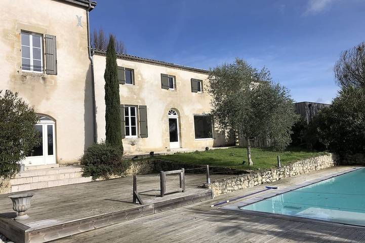 Location de vacances pour 14 personnes, avec jardin à Mazères (Gironde)