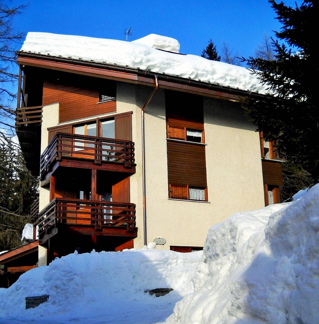 Appartement entier, Appartement « La Zoca » avec vue sur la montagne et balcon in Madesimo (Village), Madesimo