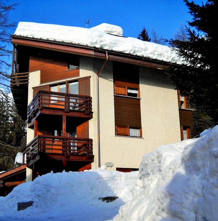 Appartement entier, Appartement « La Zoca » avec vue sur la montagne et balcon in Madesimo (Village), Madesimo